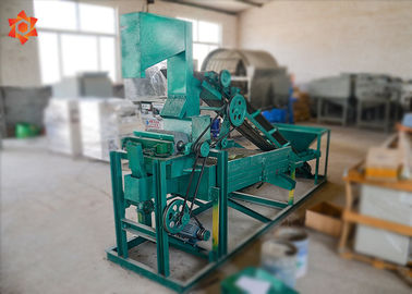 Automatische Universele Machine 40 van de Nootverwerking - 50kg/H-de Noot die van de Capaciteitspijnboom Machine verwijderen